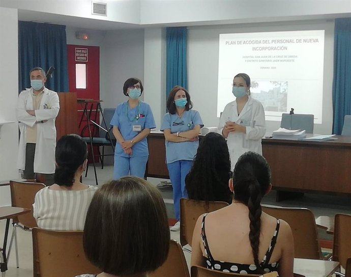 El hospital de Úbeda (Jaén) recibe a los enfermeros que se incorporan en verano