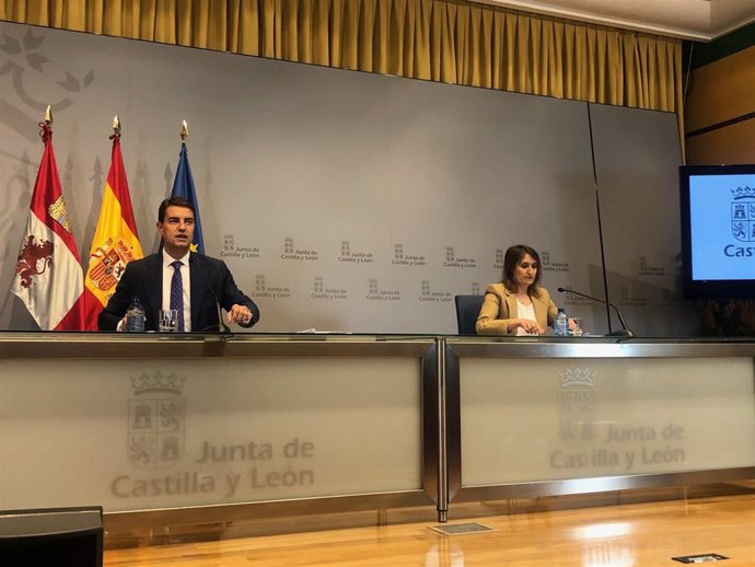 Ibálñez y Lucas en la rueda de prensa tras el Consejo de Gobierno.