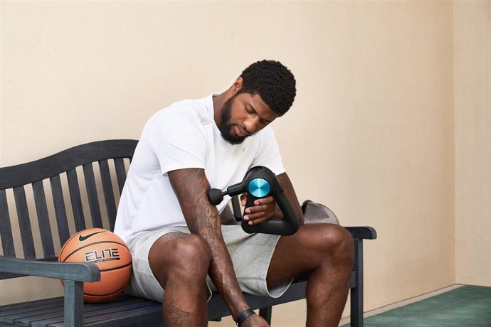 Paul George, de los Clippers, prepara con Therabody el regreso de la NBA