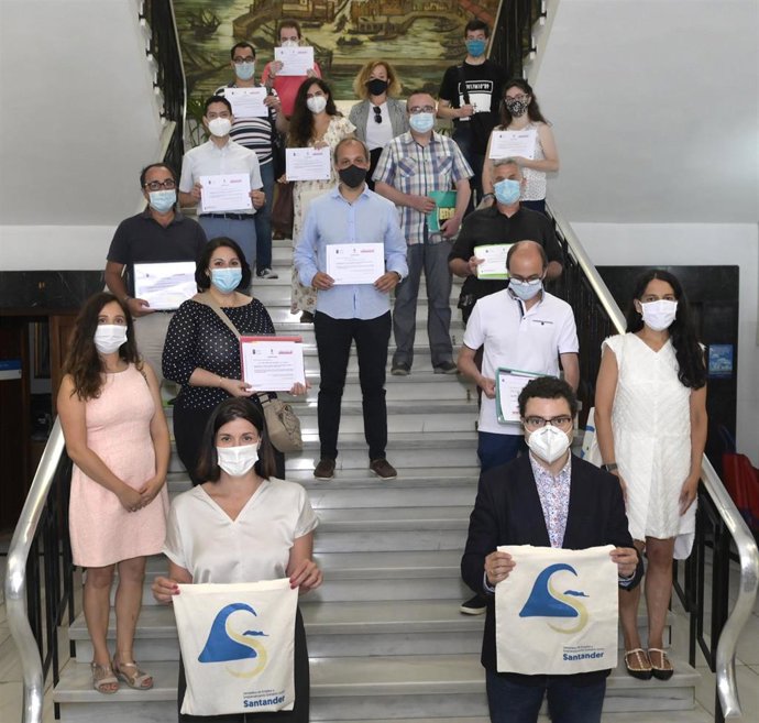 Entrega de diplomas de las lanzaderas de empleo