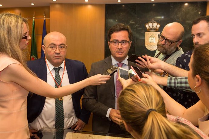 El alcalde de El Ejido, Francisco Góngora, atiende a los medios 
