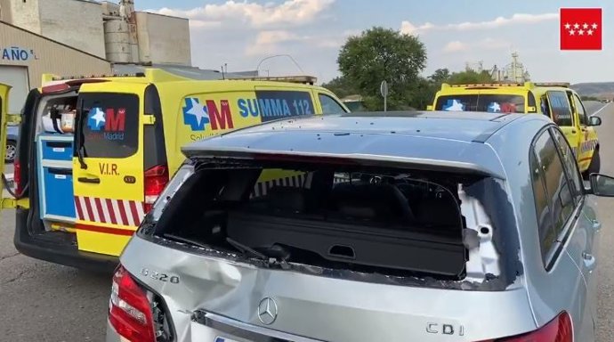 Grave un ciclista al estamparse contra un coche que paró en la M-506