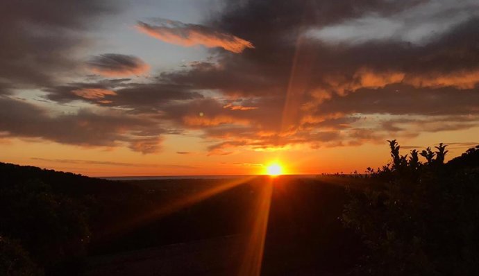 La Comunitat amanece con cielo poco nuboso que dará paso a tormentas localmente fuertes por la tarde en el interior