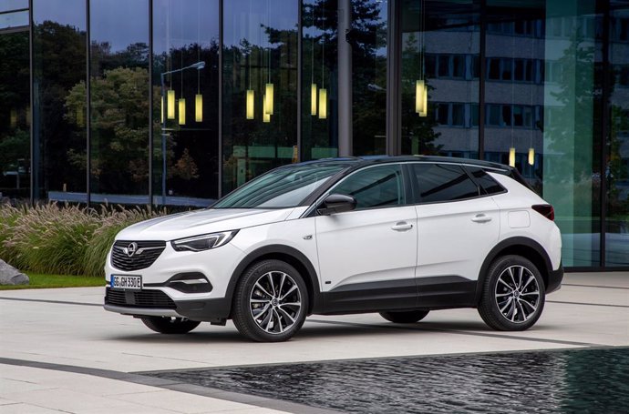 Opel Grandland X híbrido de tracción delantera.