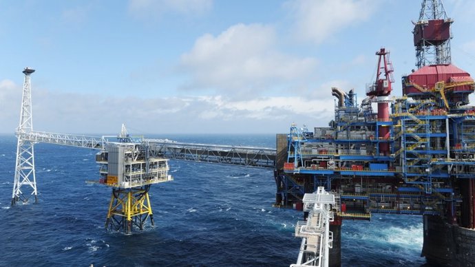Noruega.- La petrolera noruega Equinor pierde 828 millones hasta junio
