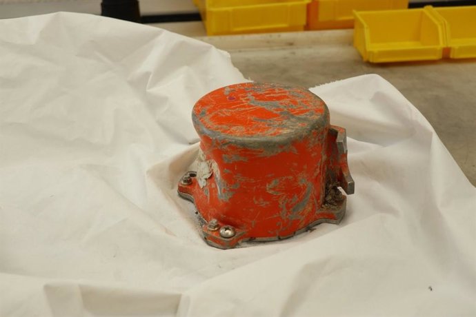 Imagen de la 'caja negra' del avión siniestrado en Etiopía que graba las voces en cabina (CVR) facilitada por las autoridades etíopes a la BEA