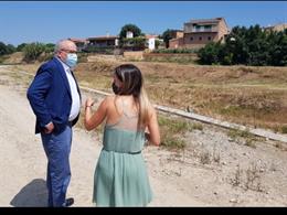 El Conseller De Educación, Josep Bargalló, Visita Los Terrenos En Los Que Se Construirán Las Nuevas Escuelas De Palau D'anglesola Y Albesa (Lleida)