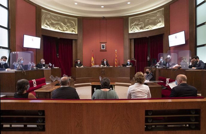 Judici al Tribunal Superior de Justícia de Catalunya (TSJC) contra els exmembres de la Mesa del Parlament Anna Simó (ERC), Ramona Barrufet, Lluís Corominas i Lluís Guinó (JxSí), i l'exdiputada de la CUP Mireia Boya. Barcelona, 21 de juliol del 2020.