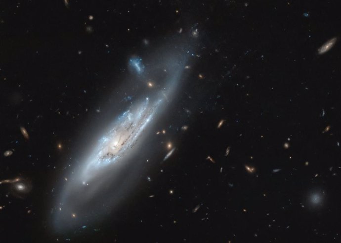El telescopio Hubble capta una galaxia fantasmal
