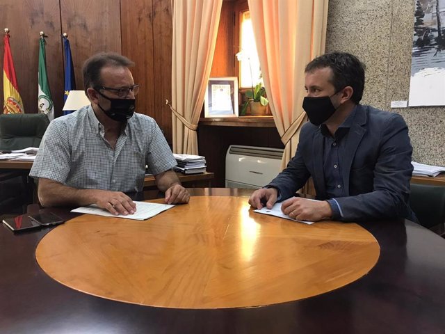 Reunión del alcalde  de Jaén, Julio Millán, y el concejal de Seguridad Ciudadana, Miguel Castro
