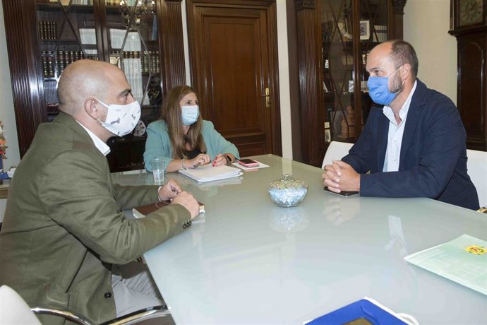 Irene García con el alcalde de Los Barrios