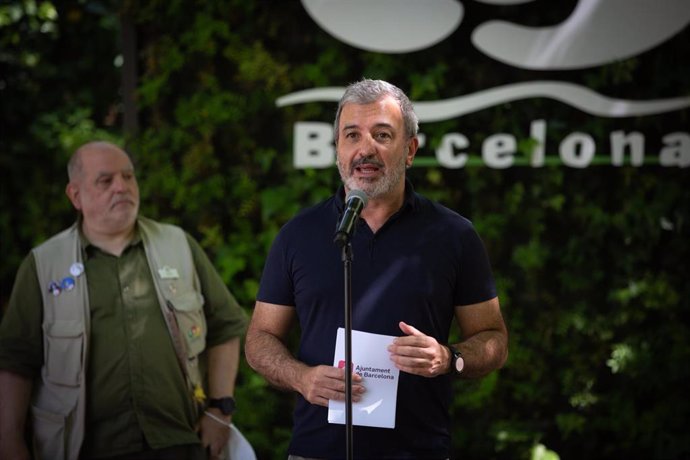 El primer teniente de alcalde de Barcelona, Jaume Collboni, explica en rueda de prensa los detalles de cómo se aborda la reapertura del Zoo de Barcelona.