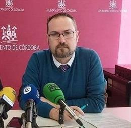 El edil de Podemos en el Ayuntamiento de Córdoba, Juan Alcántara, en una imagen de archivo.