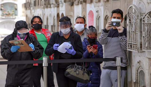 Coronavirus.- Perú supera los 375.000 casos de coronavirus con más de 4.800  positivos en el último día