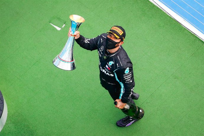 HAMILTON Lewis (gbr), Mercedes AMG F1 GP W11 Hybrid EQ Power+, portrait podium during the Formula 1 Aramco Magyar Nagydij 2020, Hungarian Grand Prix from July 17 to 19, 2020 on the Hungaroring, in Budapest, Hungary - Photo Antonin Vincent / DPPI