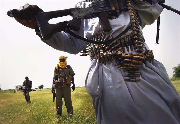 Un combatiente rebelde en Darfur