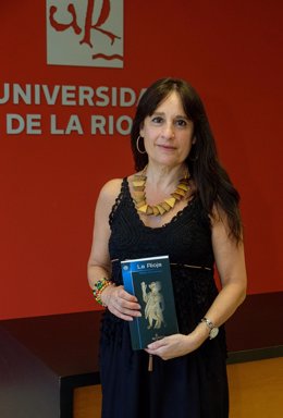 La guía Todo el románico de La Rioja, de la profesora de la UR Minerva Sáenz Rodríguez, reúne los 163 testimonios y 400 imágenes sobre este estilo artístico en la región