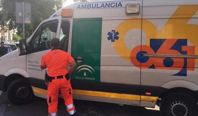 Málaga.- Sucesos.- La colisión entre un camión y un turismo causa cuatro heridos en Alhaurín de la Torre