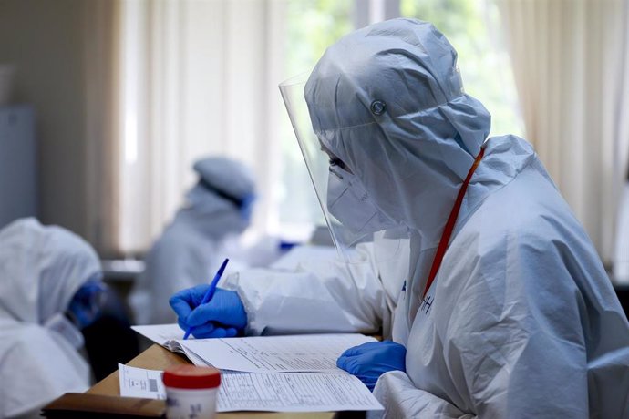 Trabajadores sanitarios en un hospital público de Moscú