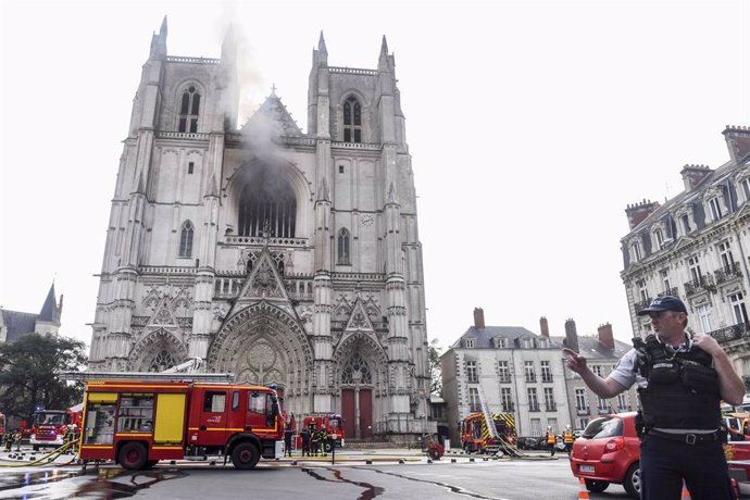 Incendi en la catedral de Nantes