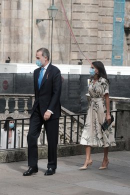 Los Reyes Felipe y Letizia durante los actos oficiales con motivo de la festividad de Santiago Apóstol en Santiago de Compostela (Galicia), a 25 de julio de 2020. Esta visita se enmarca en la gira que los monarcas están realizando por distintas comunida
