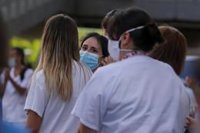 Andalucía sube tres hospitalizados por Covid-19 en 24 horas hasta los 49, de ellos cinco en UCI, uno más que el domingo