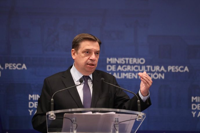 Planas pide a CCAA y ayuntamientos que dispongan de alojamientos "dignos" para l