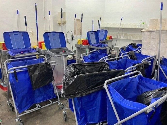 Carritos de limpieza del hospital