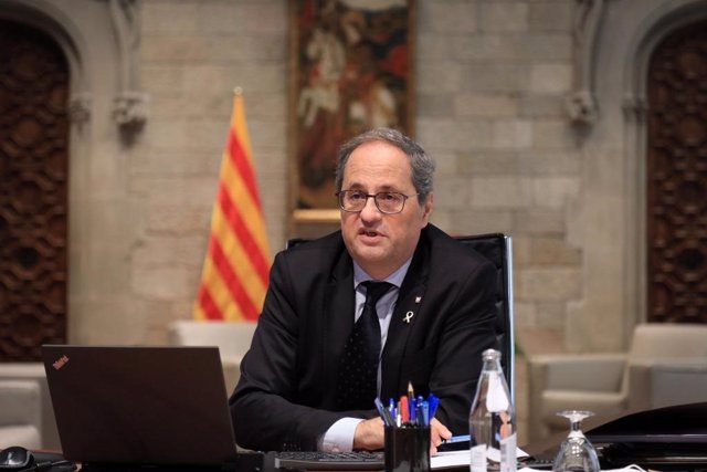 El presidente de la Generalitat, Quim Torra, reunido con la Confederación Empresarial de Hosteleria y Restauración de Catalunya este lunes, en Barcelona.