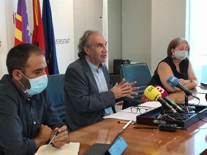 El conseller de Educación, Martí March, durante una rueda de prensa