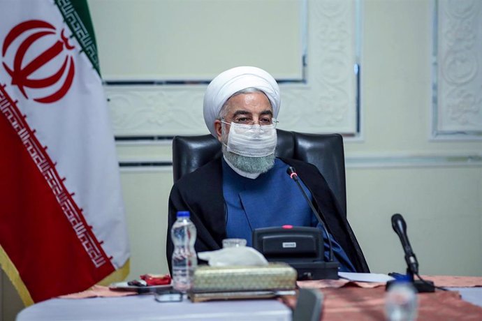 El presidente de Irán, Hasán Rohani, con mascarilla por el coronavirus