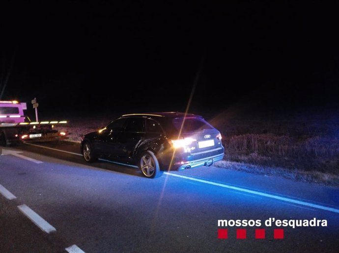 Los Mossos d'Esquadra denuncian penalmente a un hombre por conducir ebrio triplicando la tasa de alcoholemia y provocar tres accidentes de tráfico. En Palafrugell (Girona), el 24 de julio de 2020.