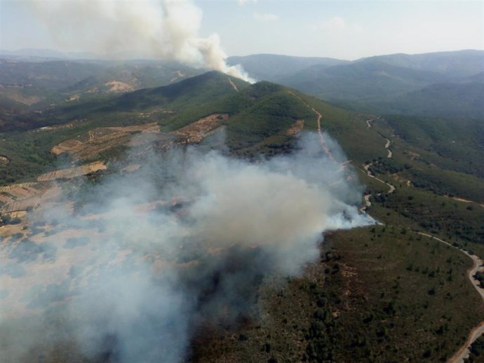 Imágen aérea del incendio de Valdelageve.