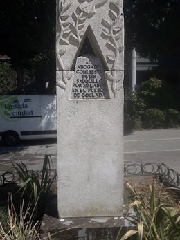 Monumento a los abogados de Atocha en Coslada.