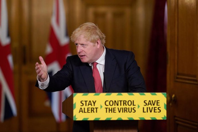 Boris Johnson en una rueda de prensa sobre el coronavirus en Londres