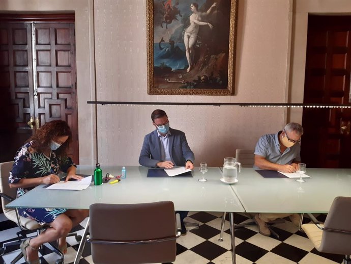El Consell de Mallorca y el Ayuntamiento de Palma firman el convenio de capitalidad para 2020.