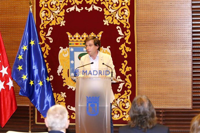 El alcalde del Ayuntamiento de Madrid, José Luis Martínez-Almeida, durante el evento 'Vuelta a la normalidad' de la UNESCO celebrado en el Palacio de Cibeles, en Madrid (España), a 27 de julio de 2020.