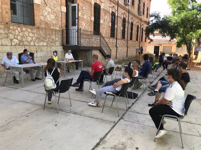 17 Alumnos Reciben Sus Diplomas En Las Dos Especialidades De La Escuela Taller 'Rehabilitar Con Corazón Teruel 2019', Promovida Por Cáritas Diocesana.