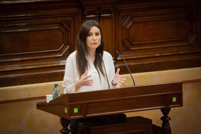 La líder de Cs en Catalunya, Lorena Roldán, durante una intervención en el Parlament.