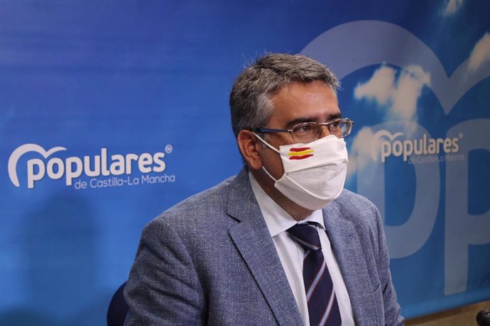 El diputado del PP Miguel Ángel Rodríguez en rueda de prensa.