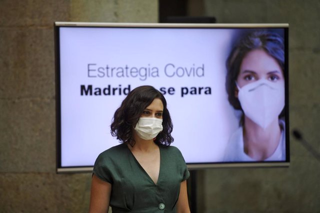 La presidenta de la Comunidad de Madrid, Isabel Díaz Ayuso, presenta la estrategia de continuidad del Covid-19, en la que informa de las nuevas medidas que pondrá en marcha el Gobierno regional para combatir al coronavirus, en la Casa de Correos, Madrid (