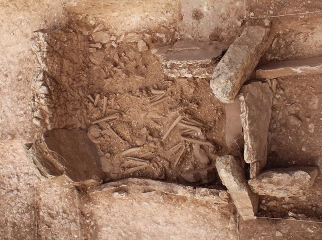 Desenterrar muertos, práctica habitual en las sociedades megalíticas 