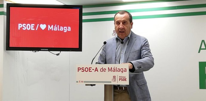 Jose Luis Ruiz Espejo (PSOE) en rueda de prensa en Malaga capital