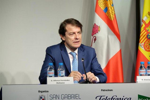 El presidente de la Junta de Castilla y León, Alfonso Fernández Mañueco, en el VIII Curso Prensa y Poder.