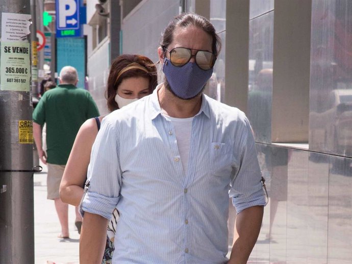 Joaquín Cortés y Mónica Moreno realizan una visita fugaz al hospital.