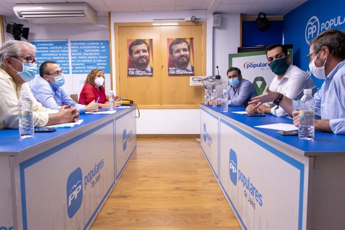 Reunión de la dirección provincial del PP con el grupo popular en el Ayuntamiento de la capital jiennense
