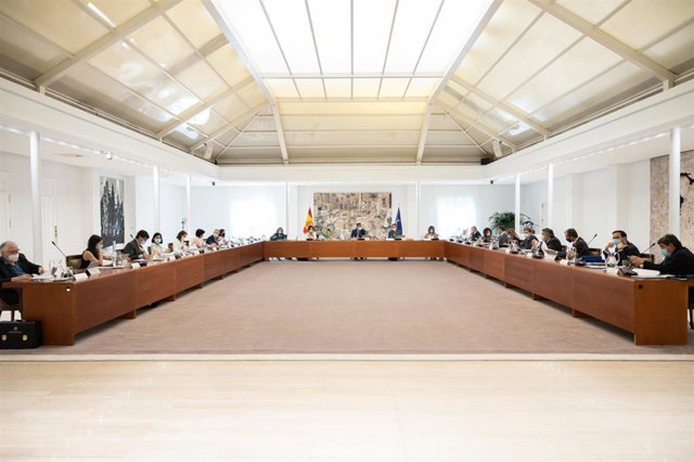 El presidente del Gobierno, Pedro Sánchez, preside la reunión del Consejo de ministros en Moncloa, en Madrid (España), a 28 de julio de 2020.