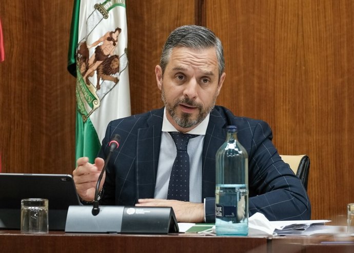 El consejero de Hacienda, Juan Bravo