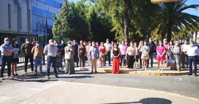 Los alcaldes del PSOE tras entregar el escrito el pasado viernes.