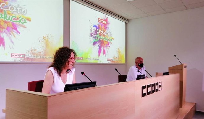 La secretaria general de CCOO-A, Nuria López, y el secretario de Organización y Finanzas, José Blanco, este martes en rueda de prensa.